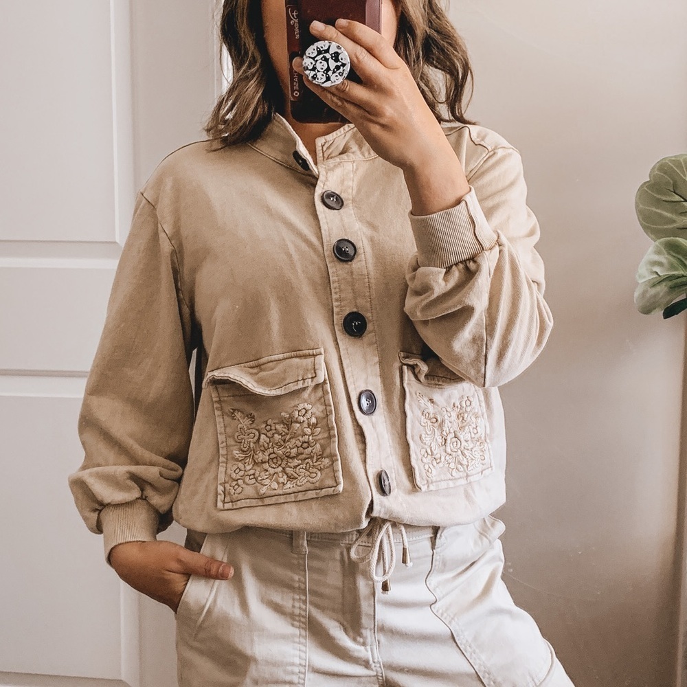 Solitaire Button Front Jacket. Size Small - Picture 12 of 12